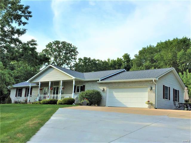 Property Photo: 308 Daniel'S Estates Drive 63084