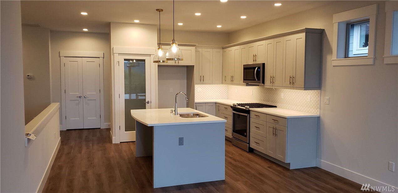 Property Photo:  4936 Portalis Wy  WA 98221 