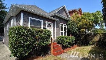 Property Photo:  917 23rd Ave  WA 98122 