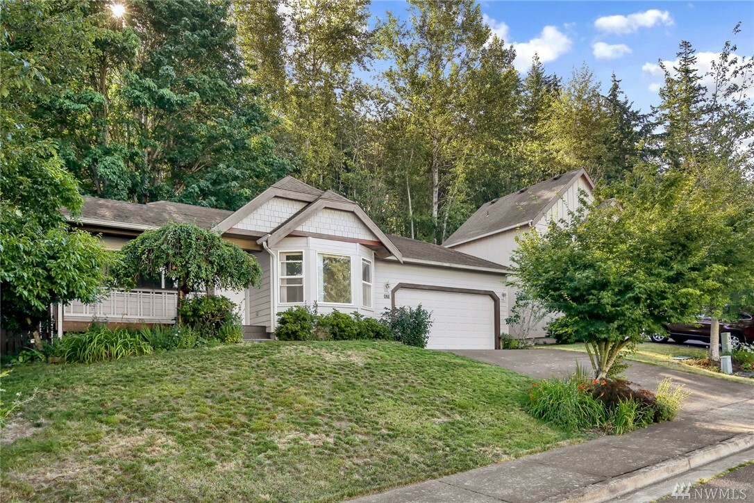 Property Photo:  820 Nevada St  WA 98229 