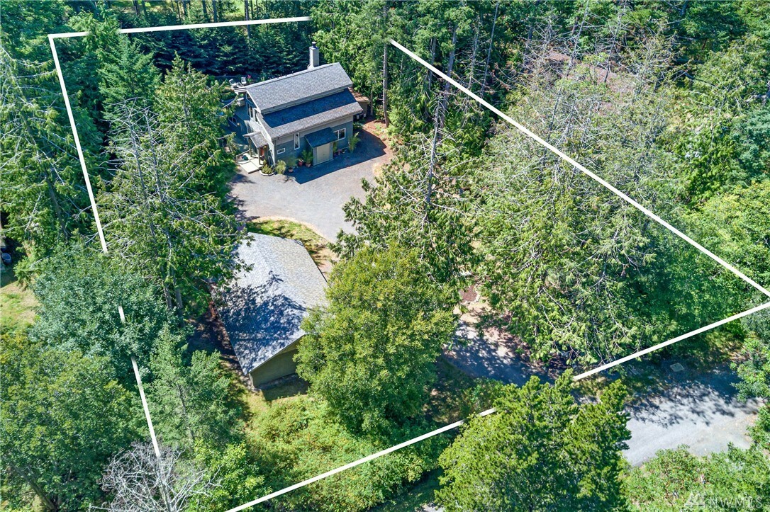 Property Photo:  413 Island Dr  WA 98250 