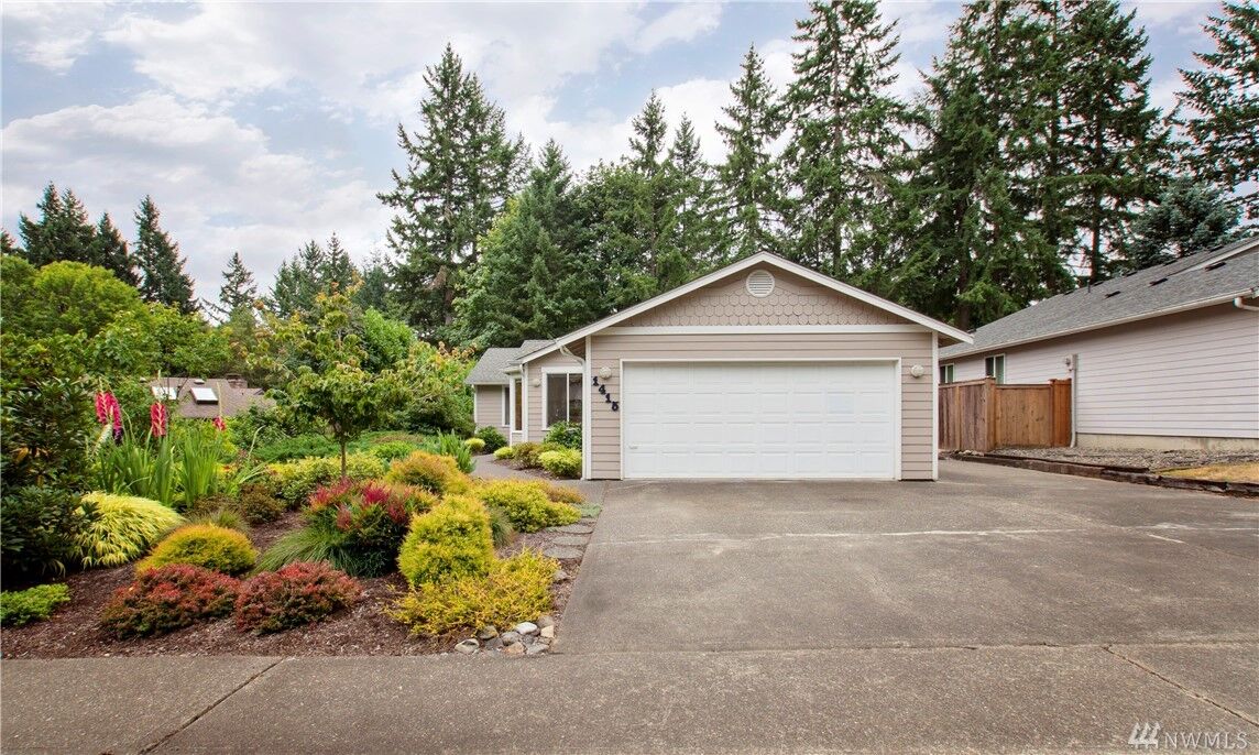 Property Photo:  1415 12th Ave SW  WA 98502 