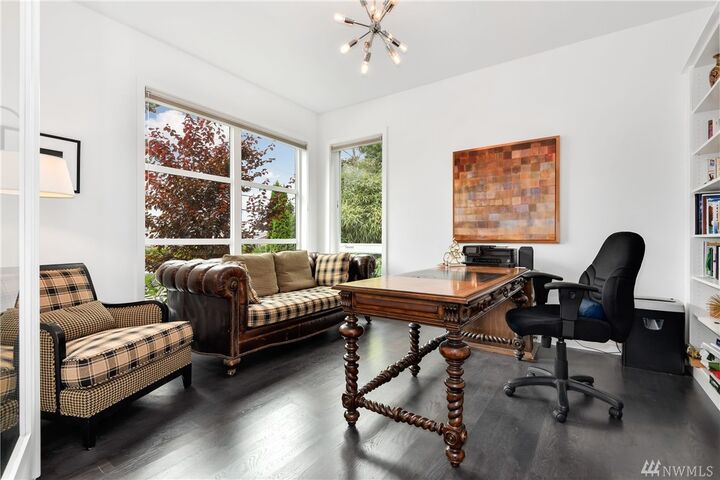 Property Photo:  6028  106th Avenue NE  WA 98033 