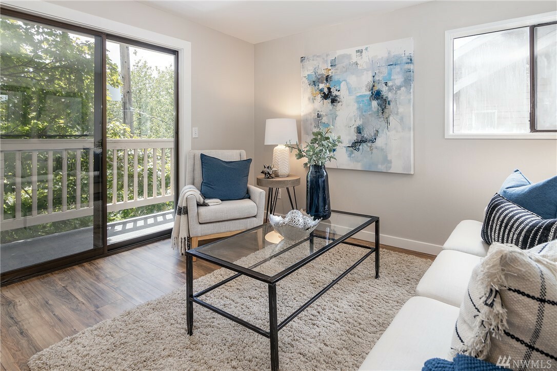 Property Photo: 2626 E Madison St 7 WA 98112