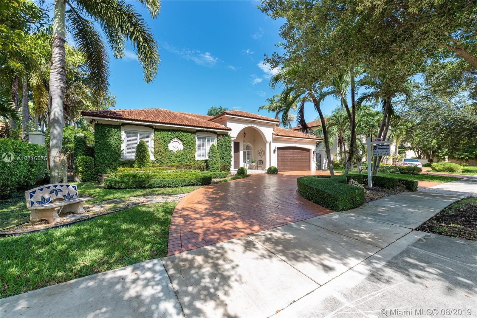 Property Photo: 16232 NW 85th Ct FL 33016