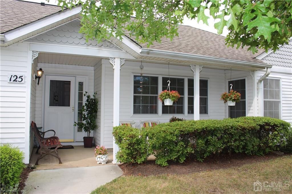 Property Photo:  125 N Pondview Boulevard  NJ 08831 