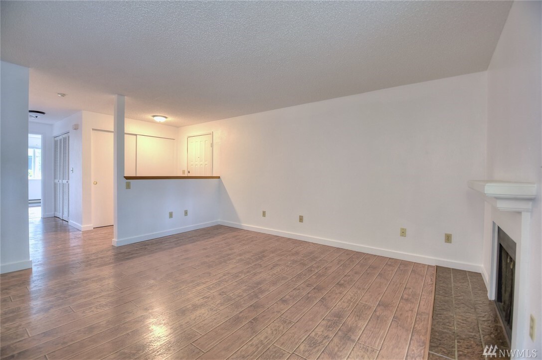 Property Photo:  303 Kenyon St NW 3B  WA 98502 