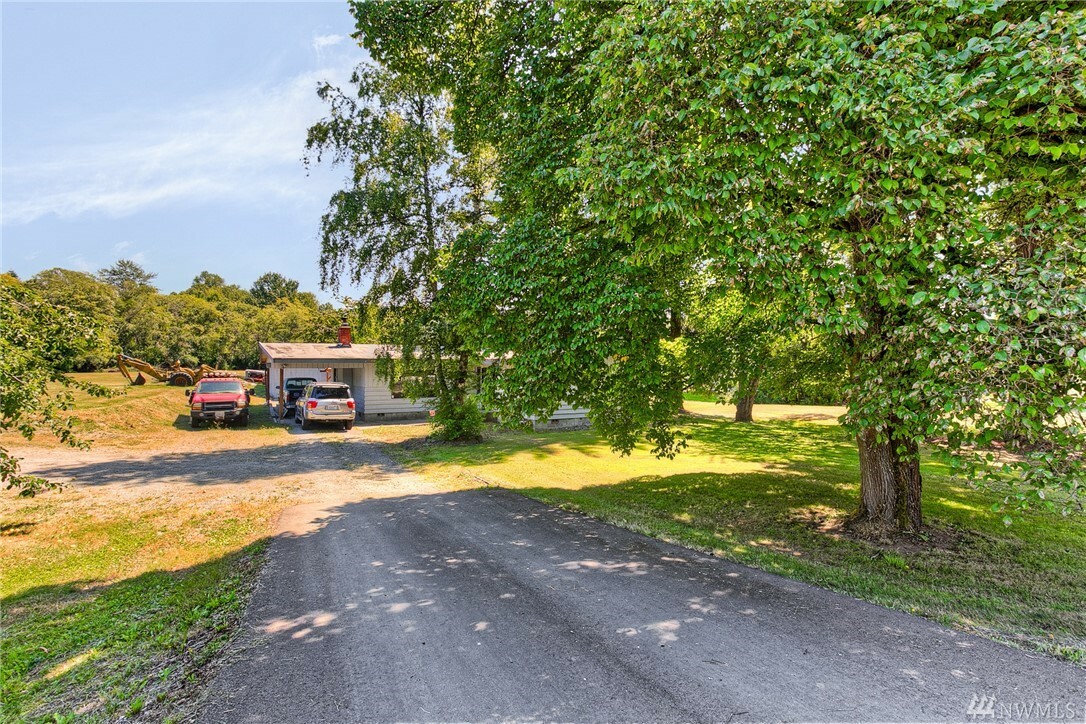 Property Photo:  17028 Des Moines Memorial Dr S  WA 98148 