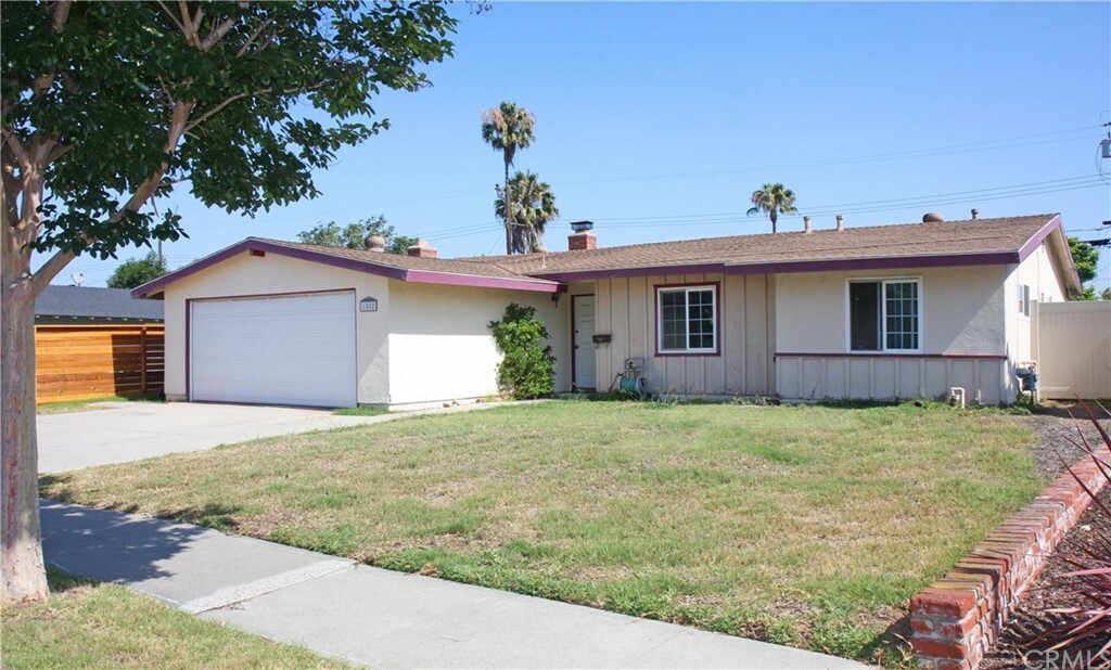 Property Photo:  1582 Baker Street  CA 92626 