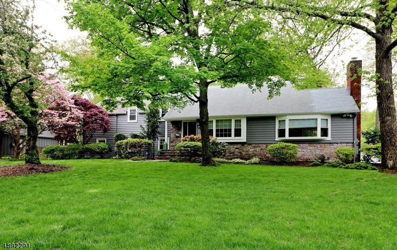 Property Photo:  849 Knollwood Ter  NJ 07090 