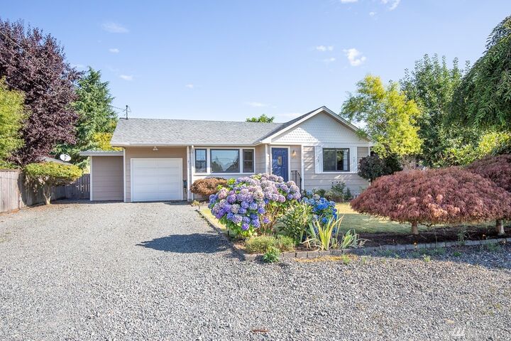 Property Photo: 465 W Columbia Street WA 98272