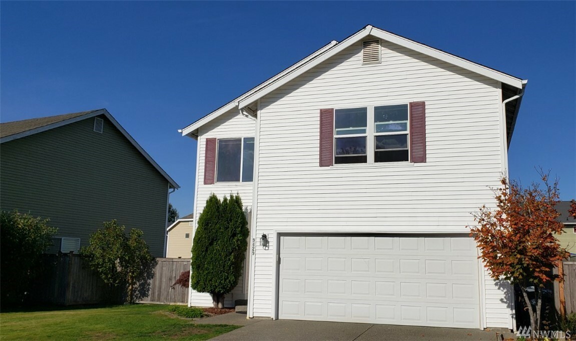 Property Photo:  9429 187th St Ct E  WA 98375 