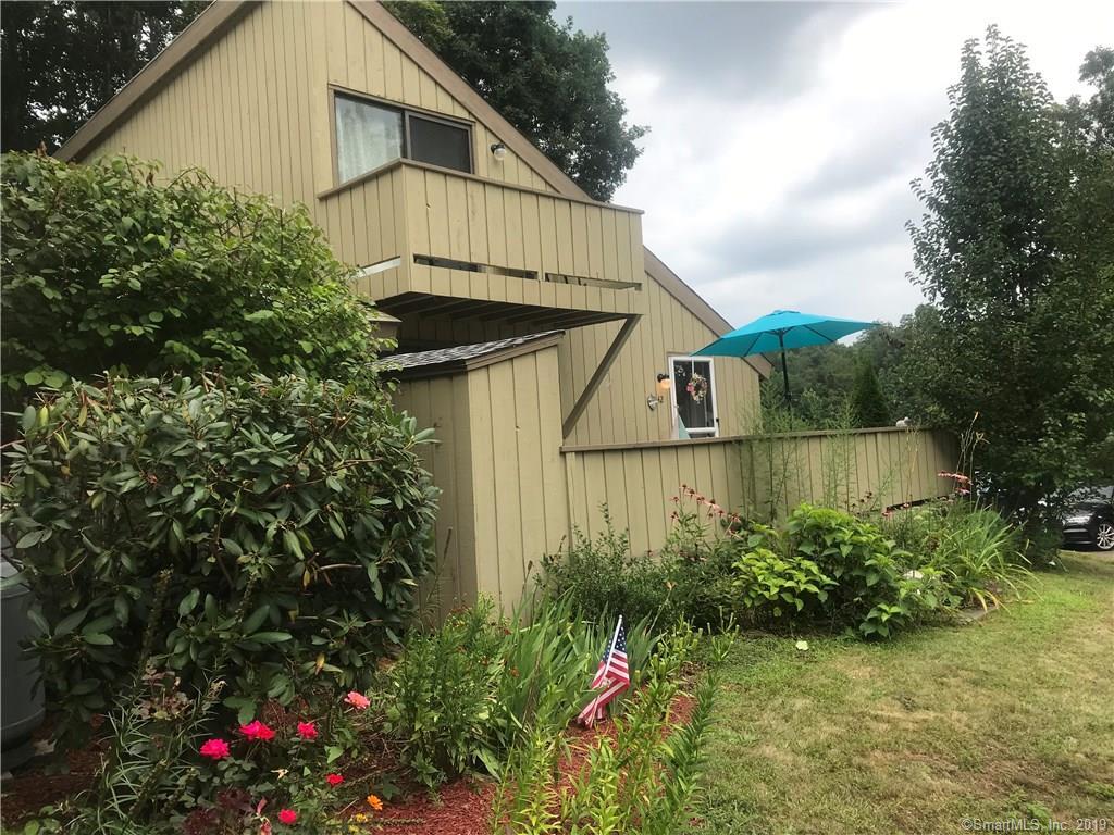 Property Photo:  42 Quidnet Court 42  CT 06437 