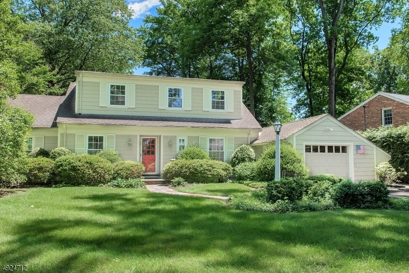 Property Photo:  1140 Wychwood Rd  NJ 07092 