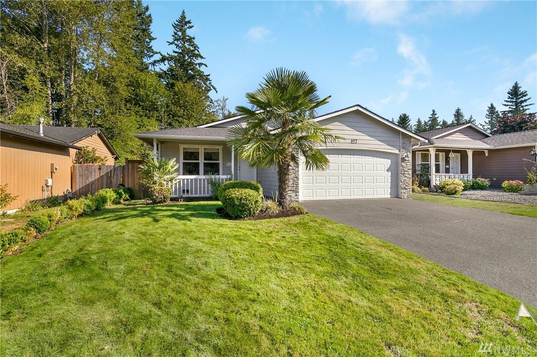 Property Photo:  127 Alder St  WA 98203 