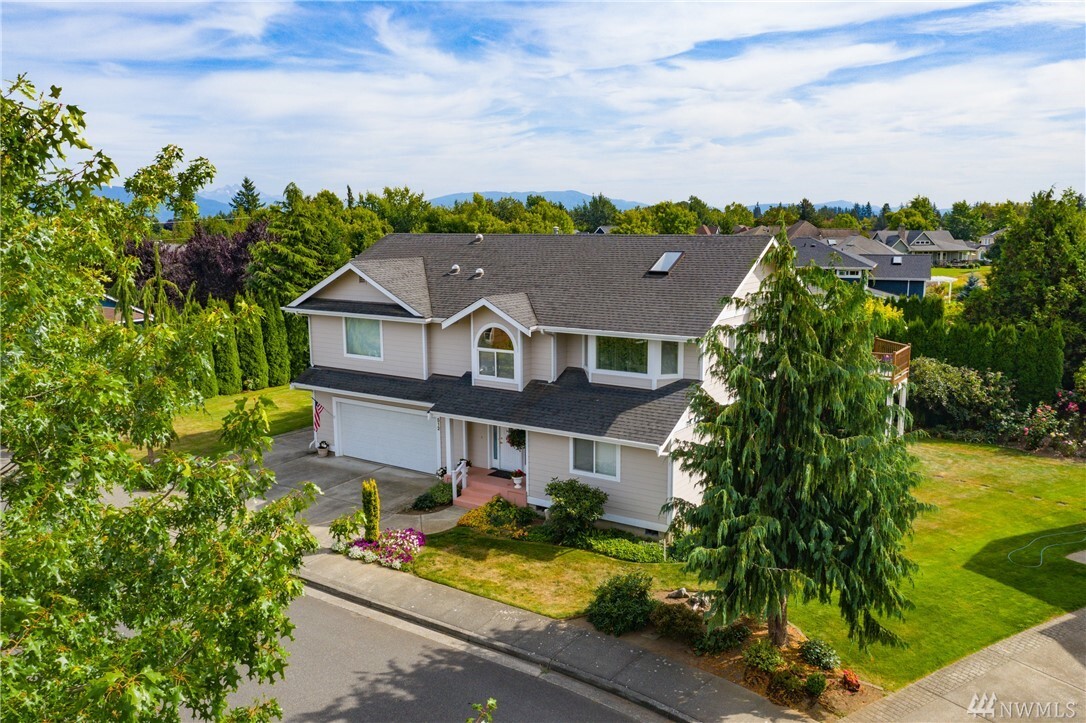 Property Photo: 512 Heather Lane WA 98264