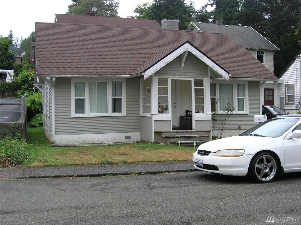 Property Photo: 506 E 5th St WA 98520