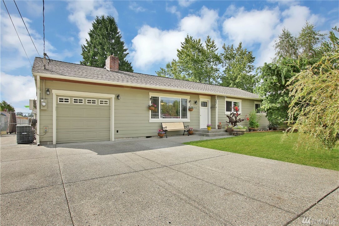 Property Photo:  10316 D St E  WA 98445 