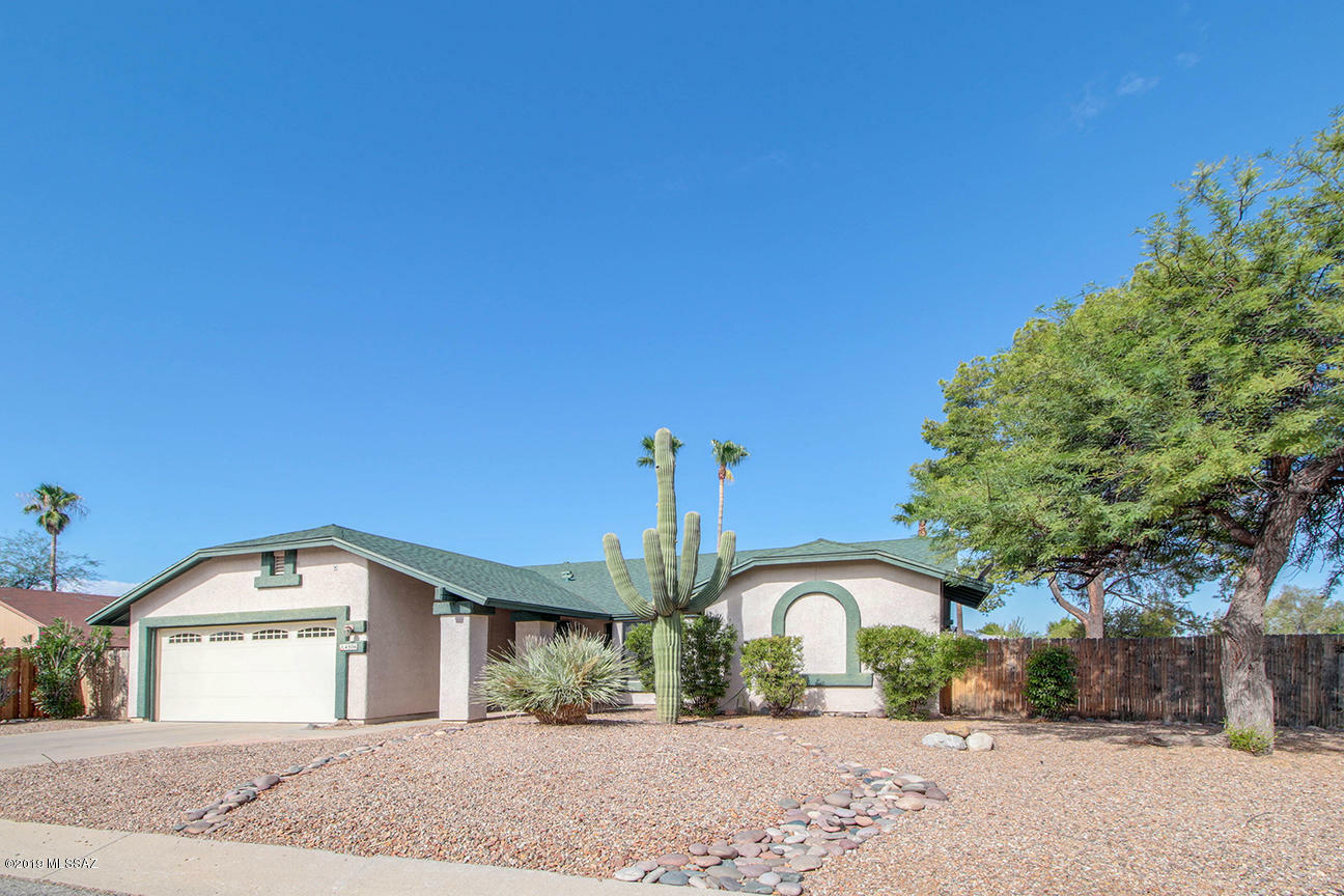 Property Photo:  4806 W Candleberry Way  AZ 85742 