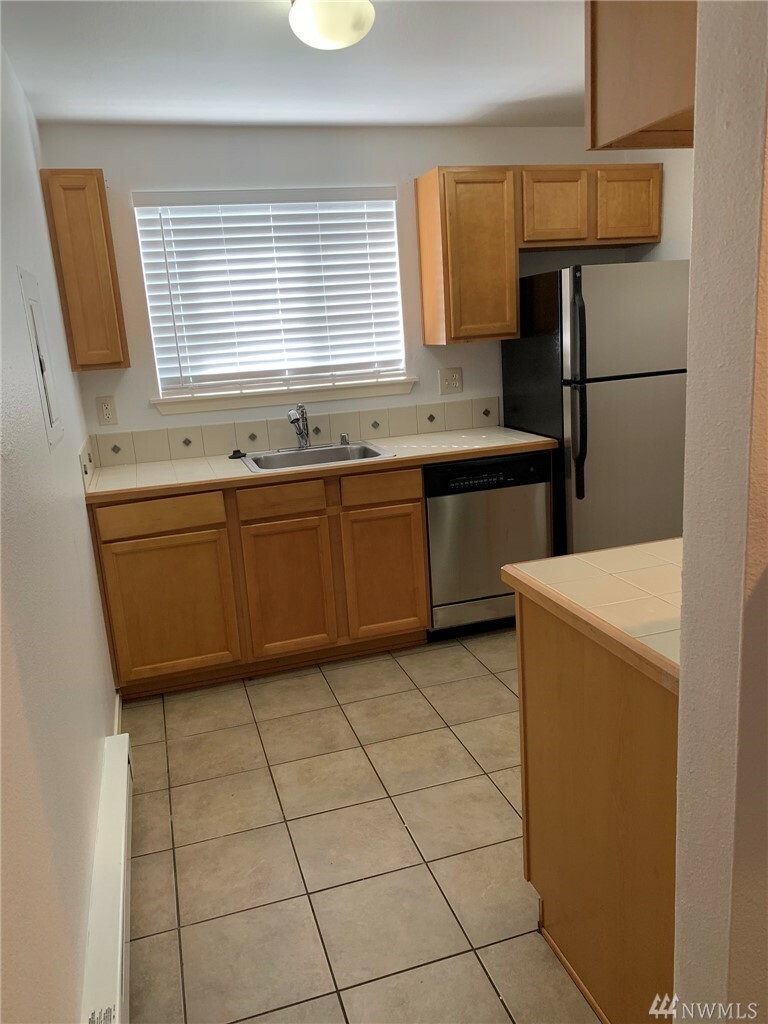 Property Photo: 1150 N 198th St E-105 WA 98133