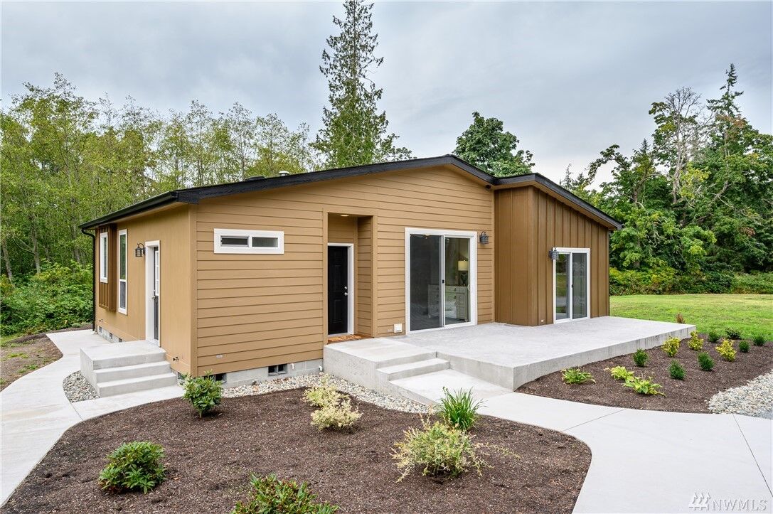 Property Photo: 3614 S East Camano Dr WA 98282