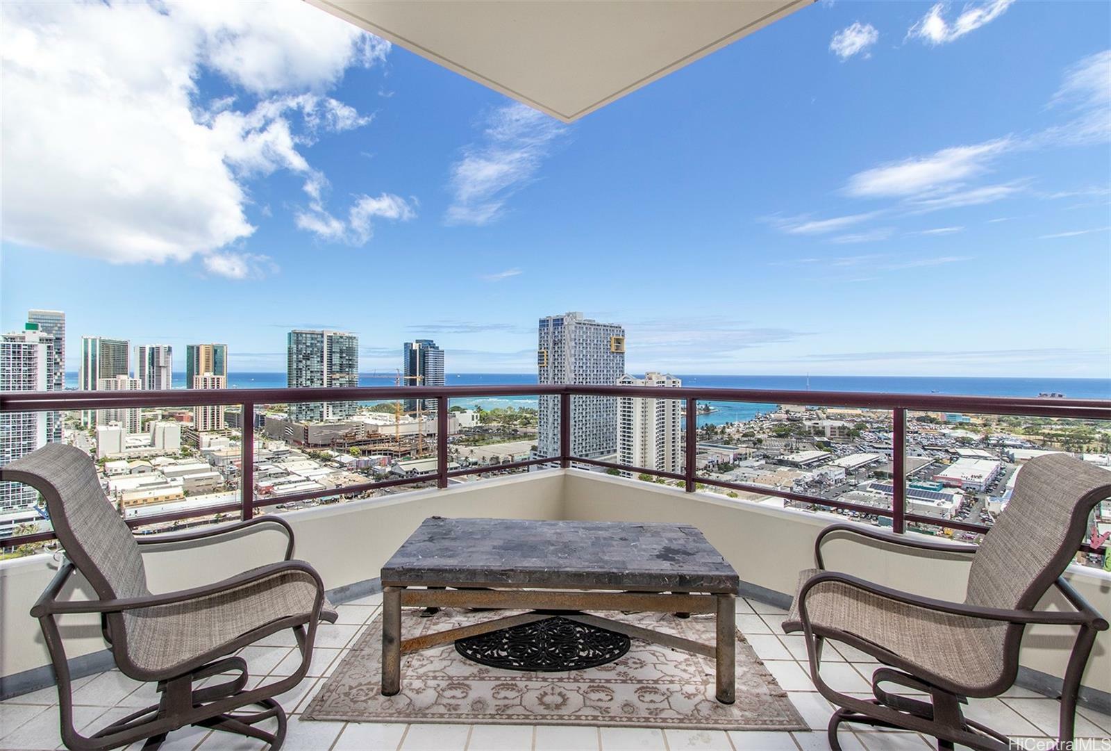 Property Photo:  725 Kapiolani Boulevard 2902  HI 96813 