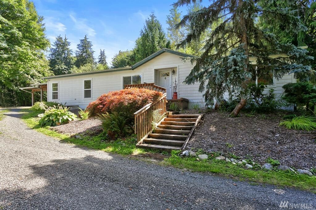 Property Photo:  16916 212th Ave NE  WA 98077 