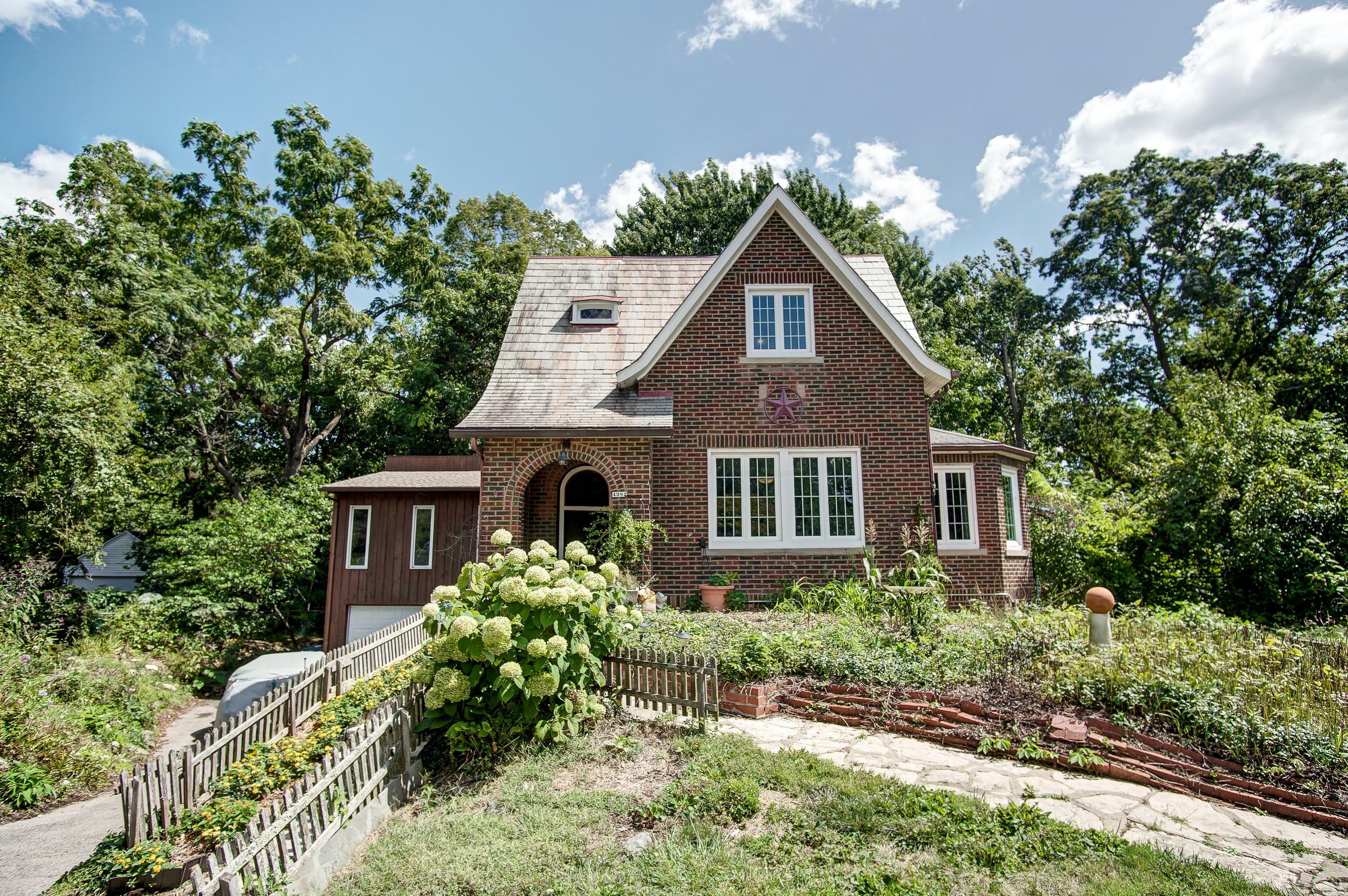 4382 Ingham Avenue  Columbus OH 43214 photo