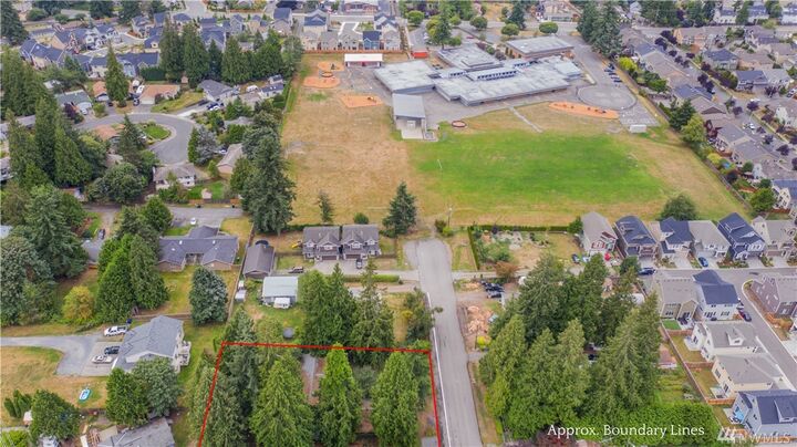 Property Photo: 424 205th St SW WA 98036