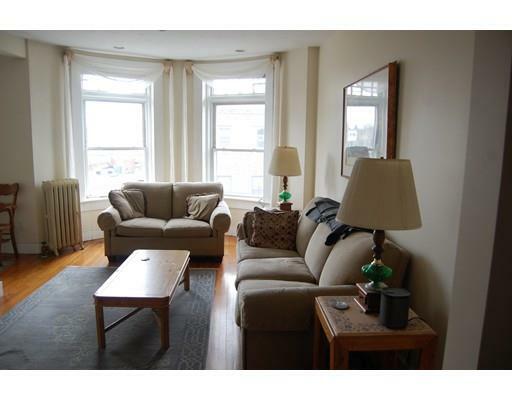 Property Photo:  17 Green Street 5  MA 02446 