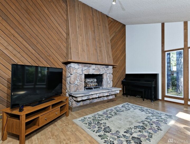 Property Photo:  91 E Springwood Lane  WA 98584 