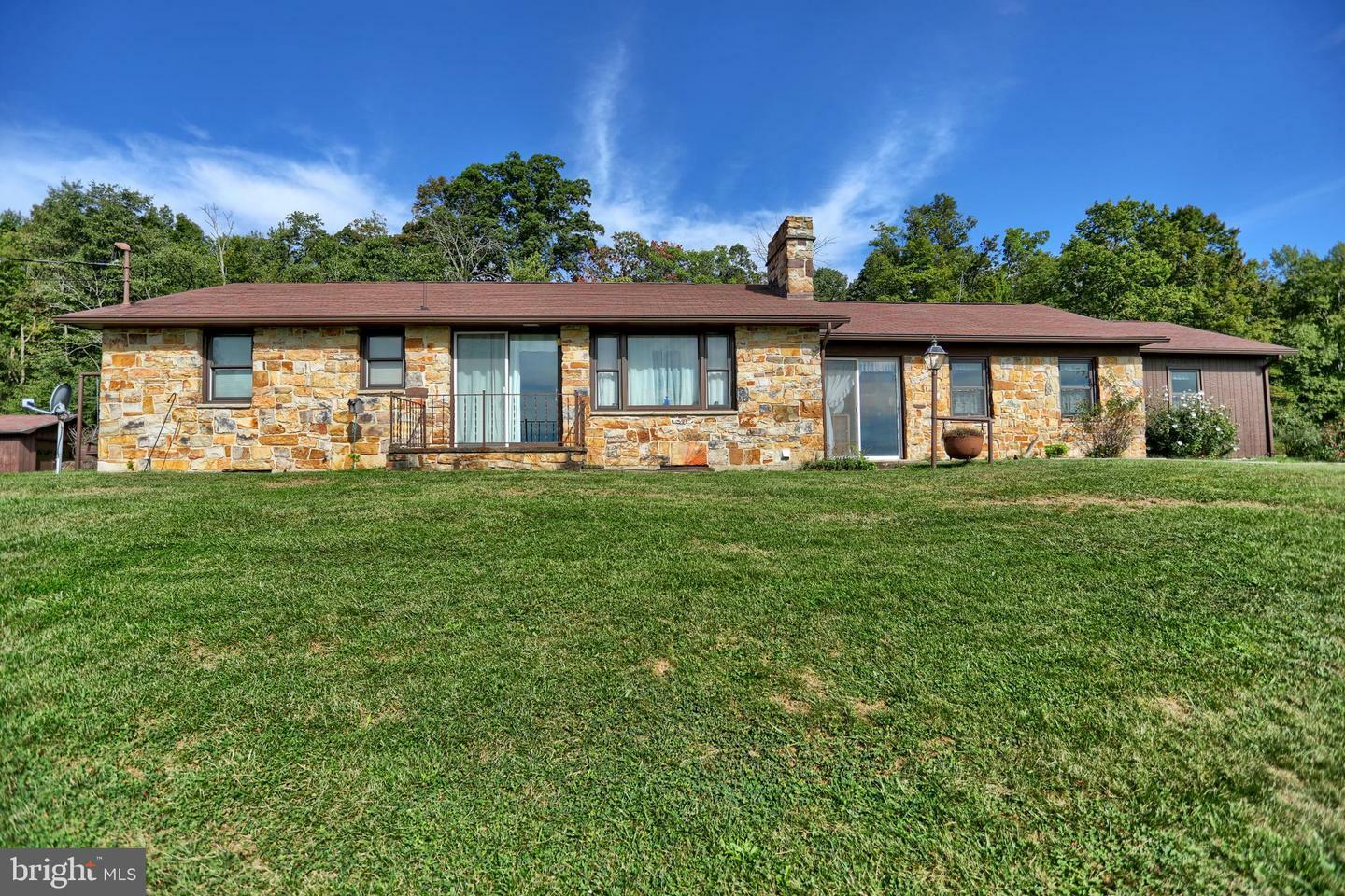 Property Photo: 1000 Timber Road PA 17074