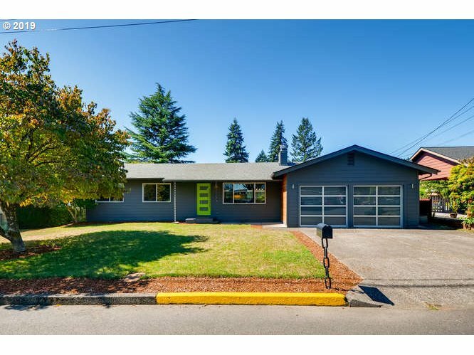 Property Photo:  2027 NE Garfield St  WA 98607 