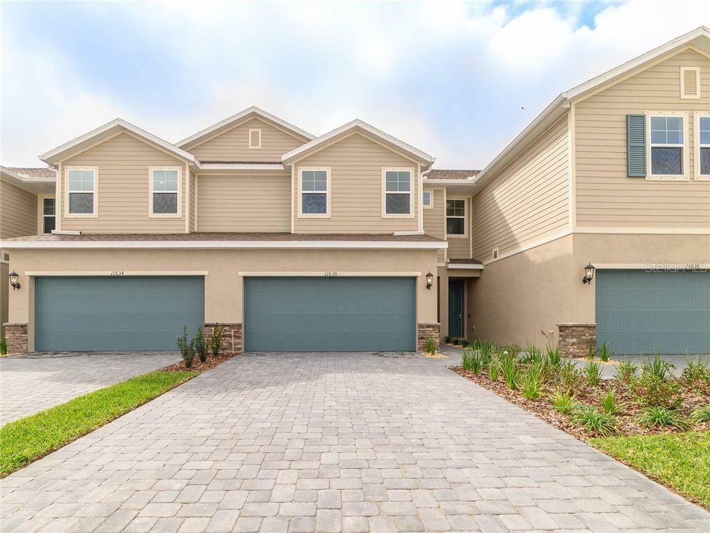 Property Photo: 11630 Woodleaf Drive FL 34211