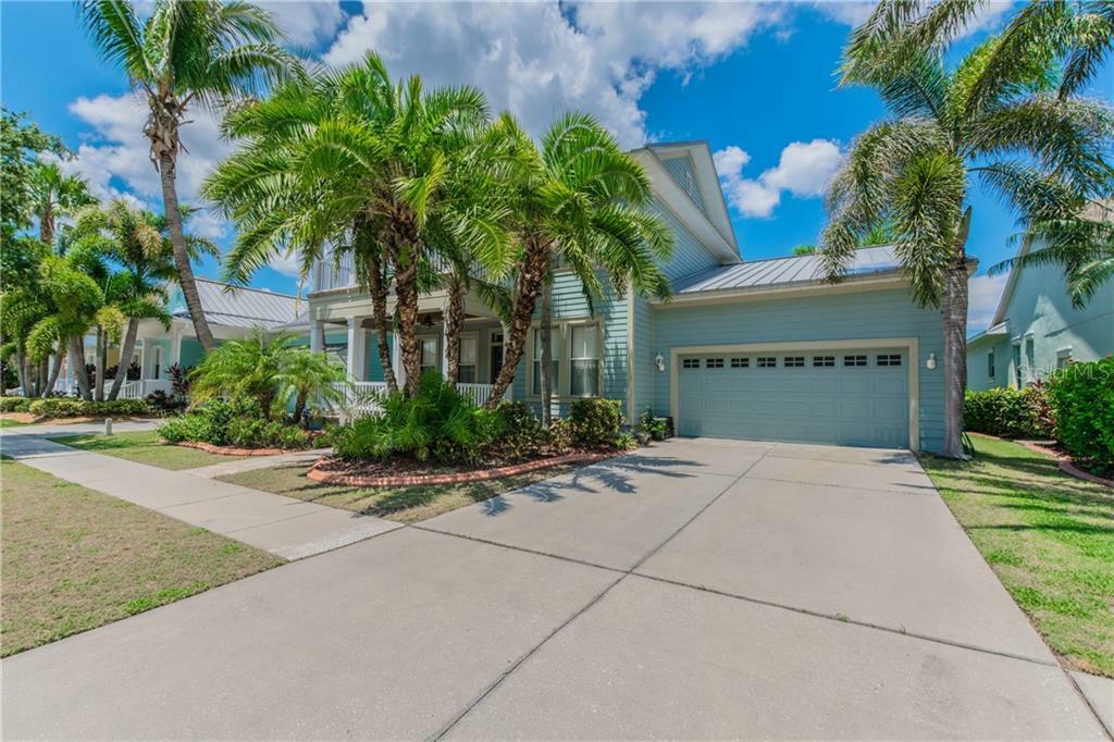 Property Photo: 428 Islebay Drive FL 33572