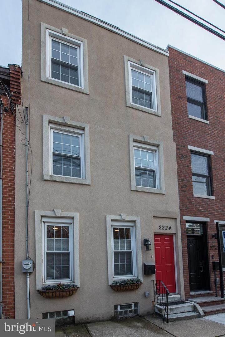 Property Photo:  2224 Carpenter Street  PA 19146 