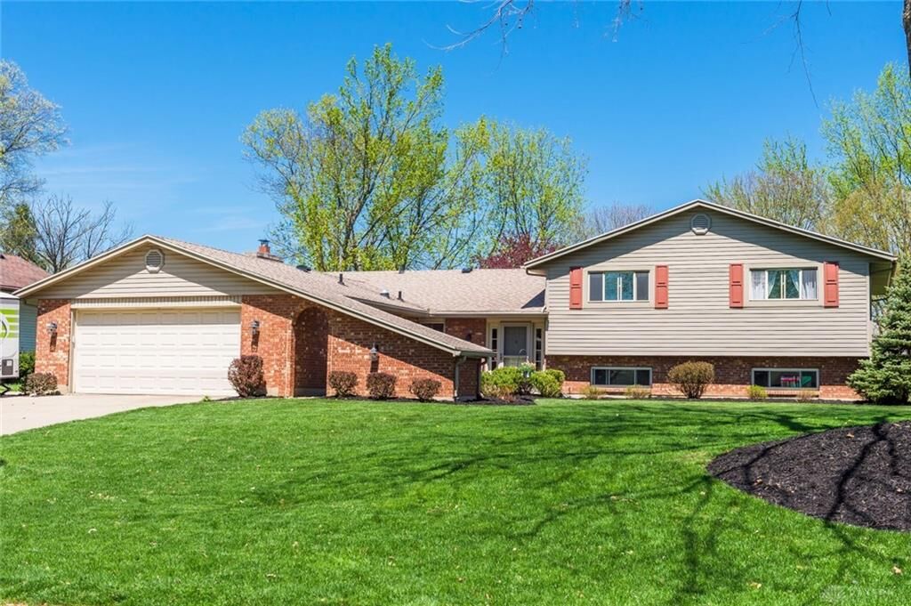 Property Photo: 3390 Pebble Creek Drive OH 45432