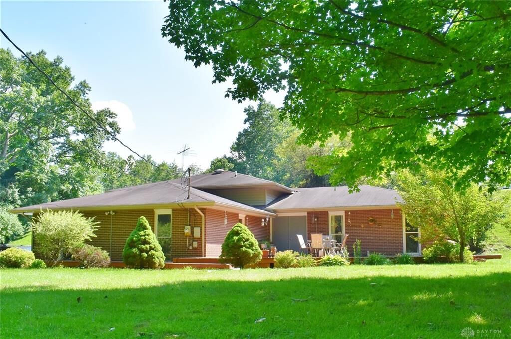 Property Photo: 6739 Howe Road OH 45042