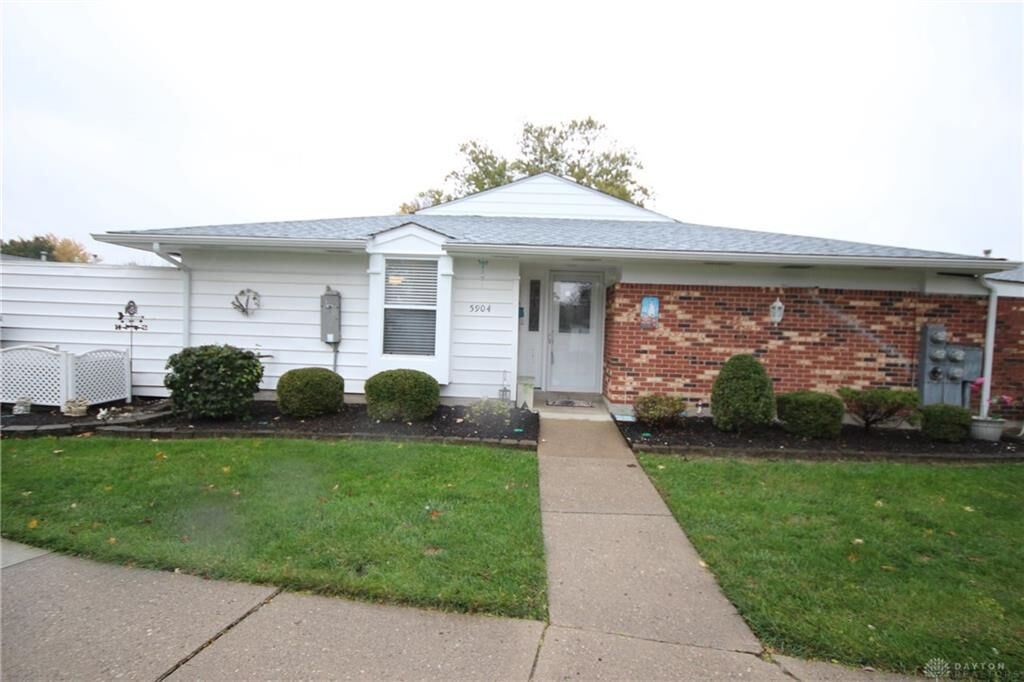 Property Photo: 5904 Troy Villa Boulevard OH 45424