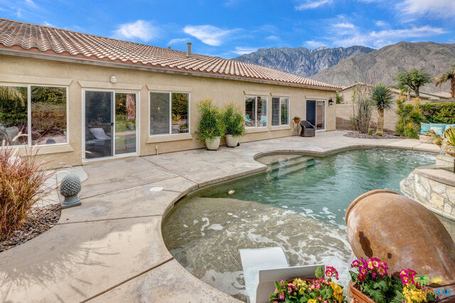 Property Photo:  876 Mira Grande  CA 92262 