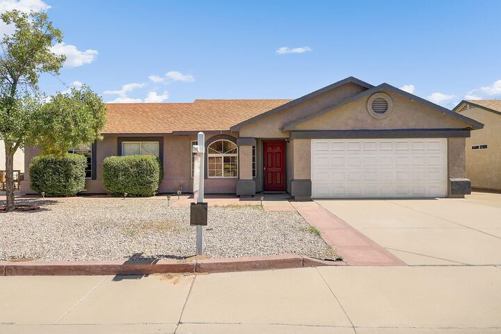 Property Photo:  437 N St Claire Circle  AZ 85207 