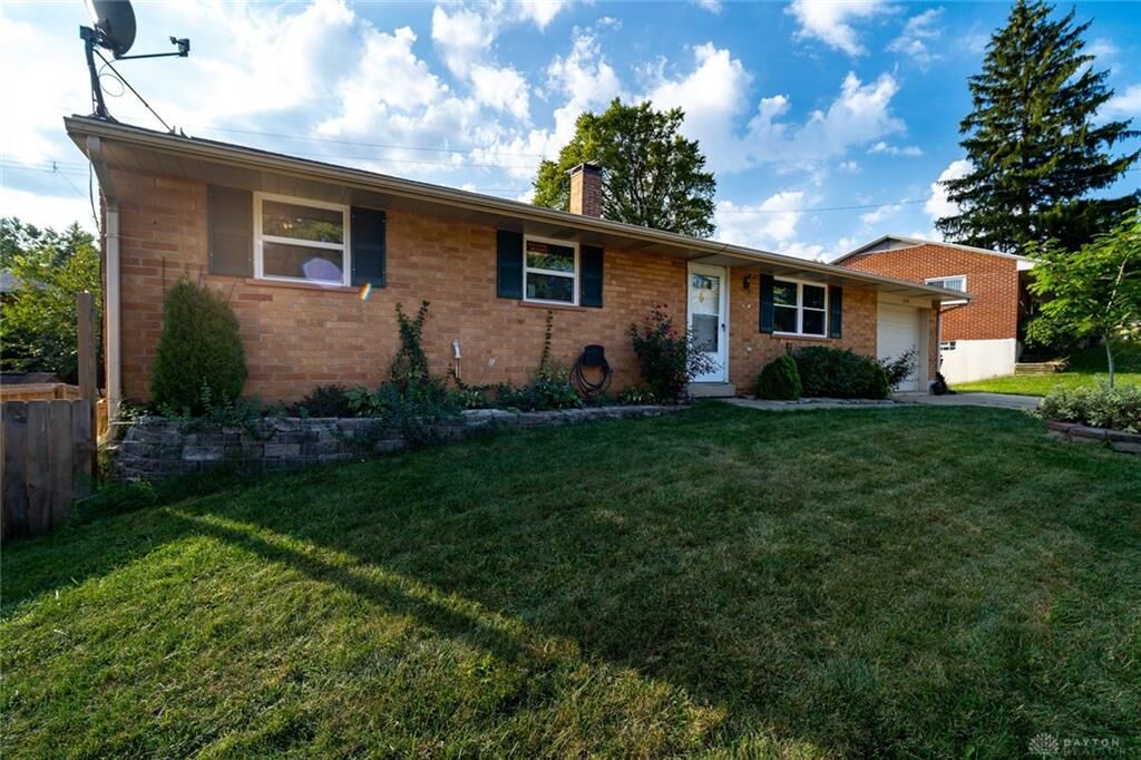 Property Photo: 614 Maple Hill Drive OH 45449