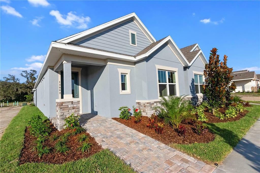 Property Photo: 13902 Kingfisher Glen Drive FL 33547