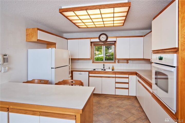 Property Photo:  2901 NE Rozewood Drive  WA 98310 