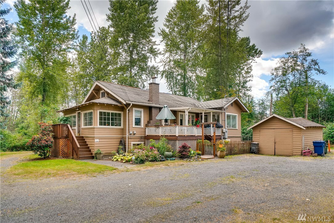 Property Photo:  16524 6th Ave W  WA 98037 