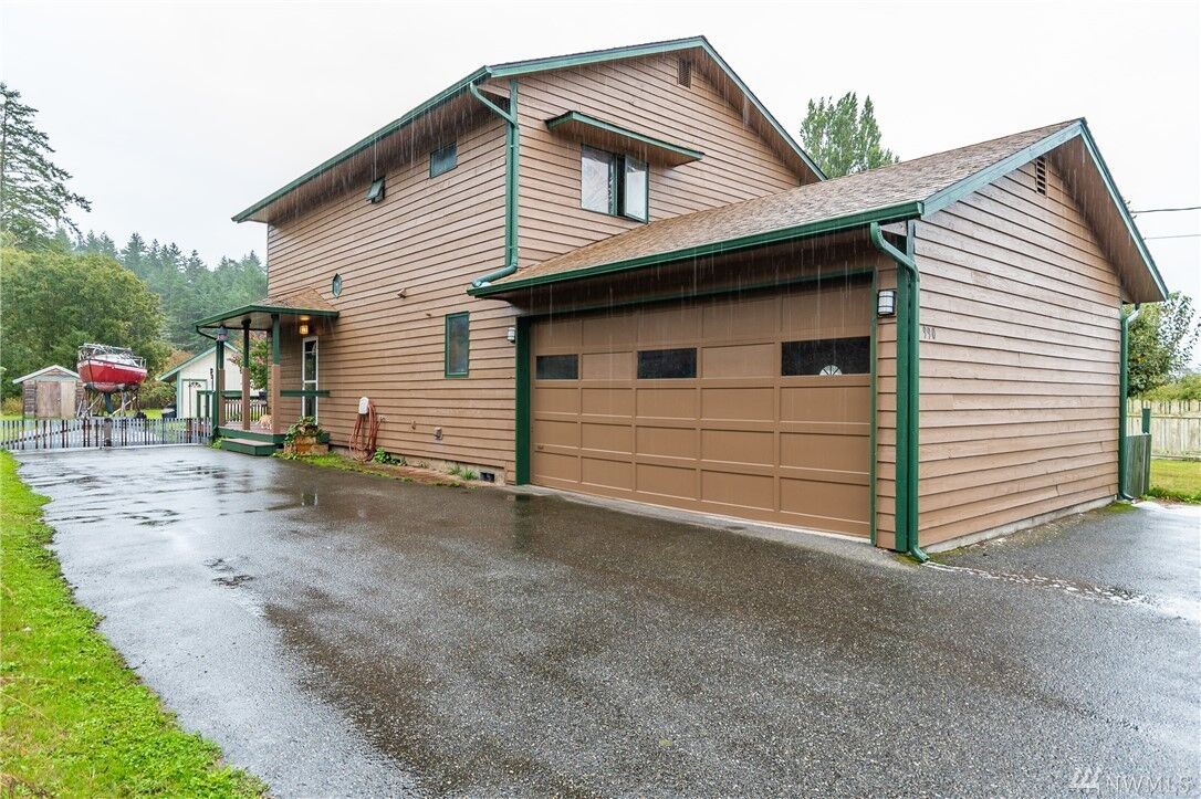 Property Photo:  990  Donald Avenue  WA 98277 