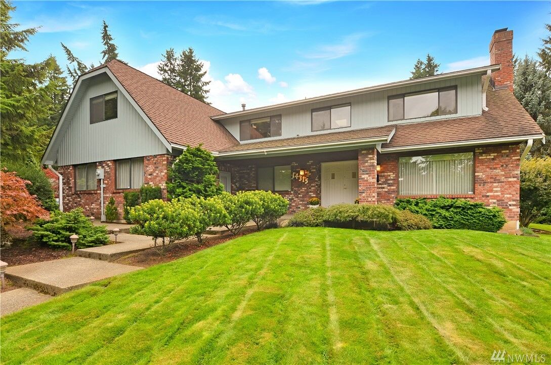 Property Photo: 14315 NE 12th Place WA 98007
