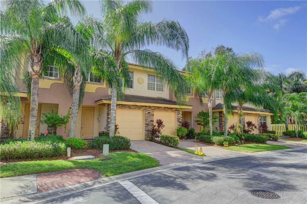 Property Photo:  340 SE Bloxham Way  FL 34997 