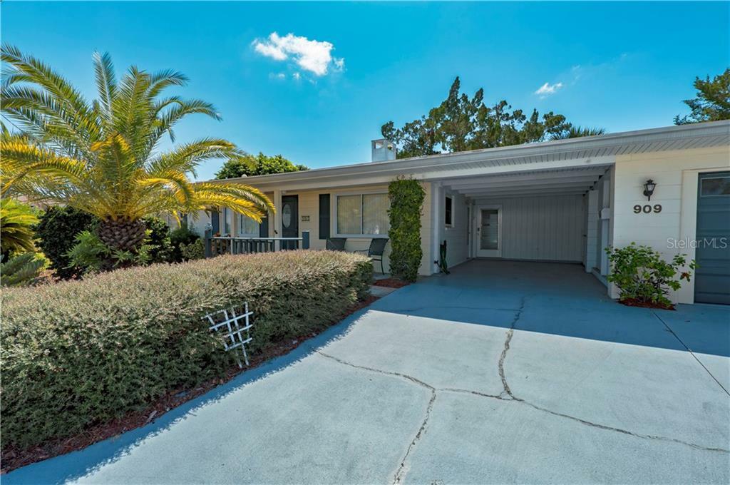 Property Photo: 909 Inlet Circle FL 34285