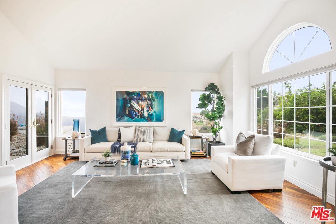 Property Photo:  23301 W Pompano St  CA 90265 